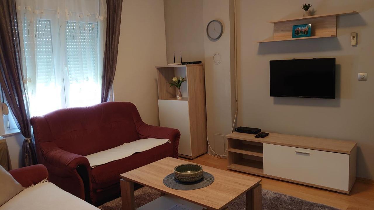 Apartments Tulipan - With Free Private Parking Garage Mostar Ngoại thất bức ảnh