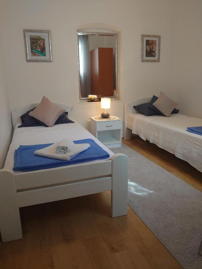 Apartments Tulipan - With Free Private Parking Garage Mostar Ngoại thất bức ảnh