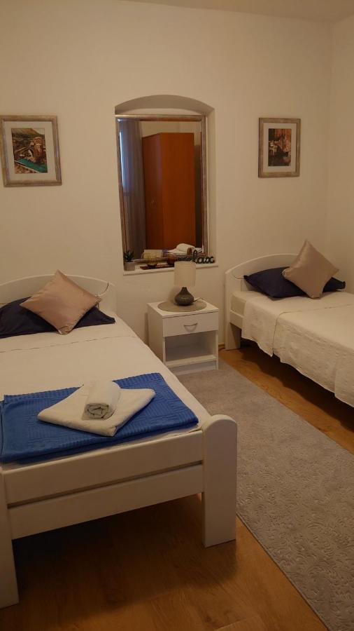 Apartments Tulipan - With Free Private Parking Garage Mostar Ngoại thất bức ảnh