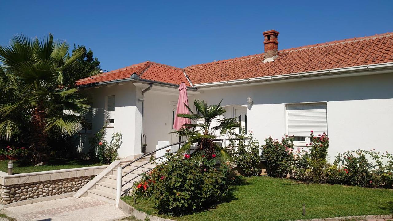 Apartments Tulipan - With Free Private Parking Garage Mostar Ngoại thất bức ảnh