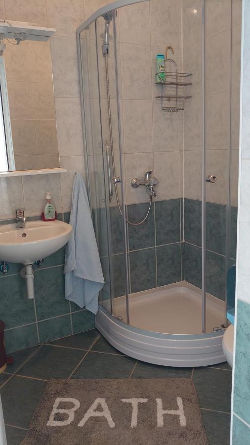 Apartments Tulipan - With Free Private Parking Garage Mostar Ngoại thất bức ảnh