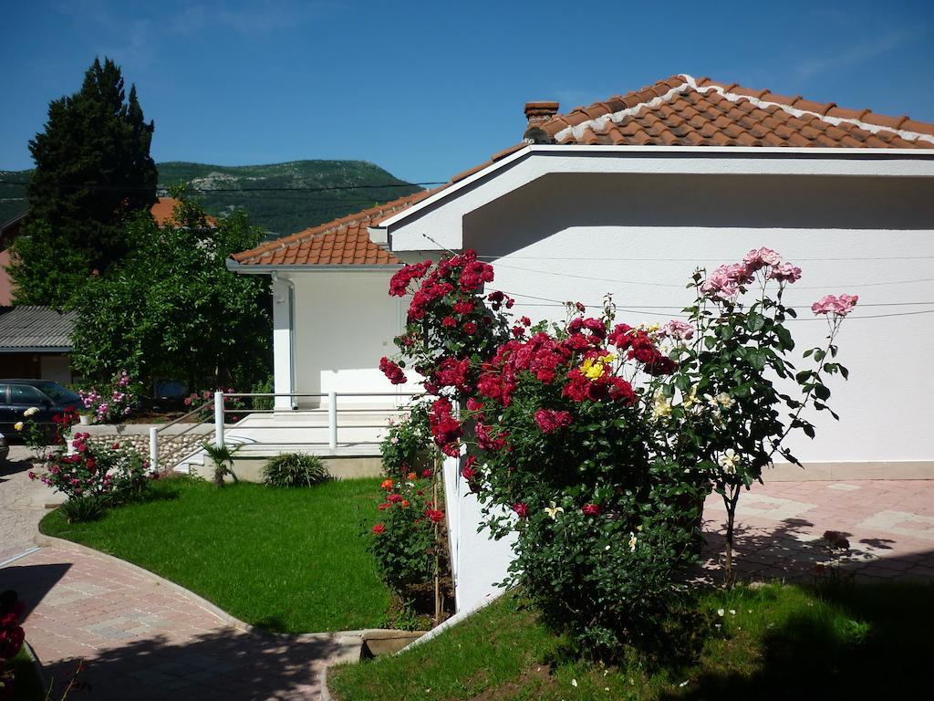 Apartments Tulipan - With Free Private Parking Garage Mostar Ngoại thất bức ảnh