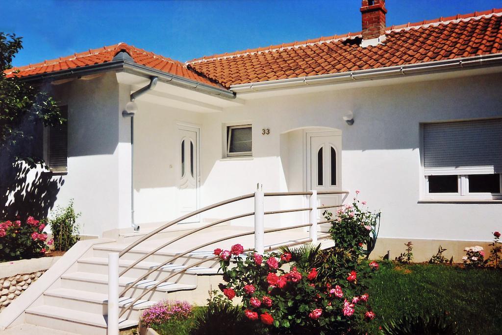 Apartments Tulipan - With Free Private Parking Garage Mostar Ngoại thất bức ảnh