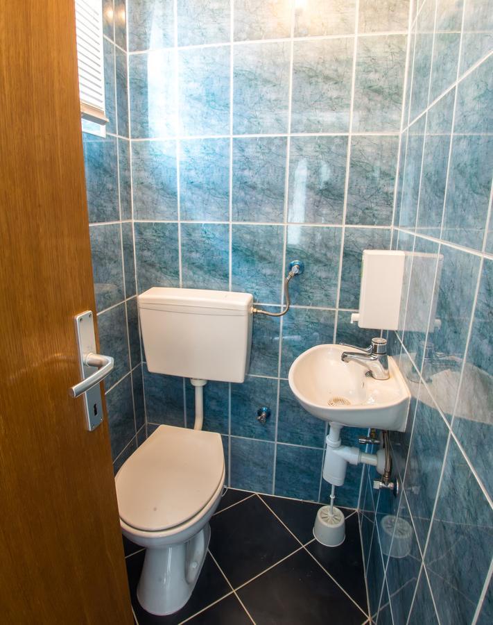 Apartments Tulipan - With Free Private Parking Garage Mostar Ngoại thất bức ảnh