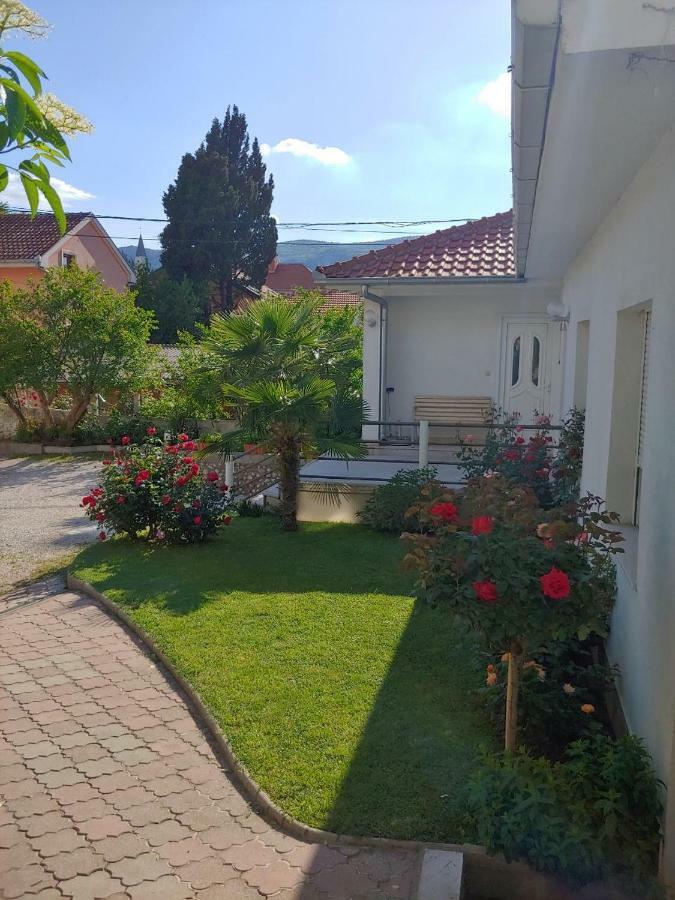 Apartments Tulipan - With Free Private Parking Garage Mostar Ngoại thất bức ảnh