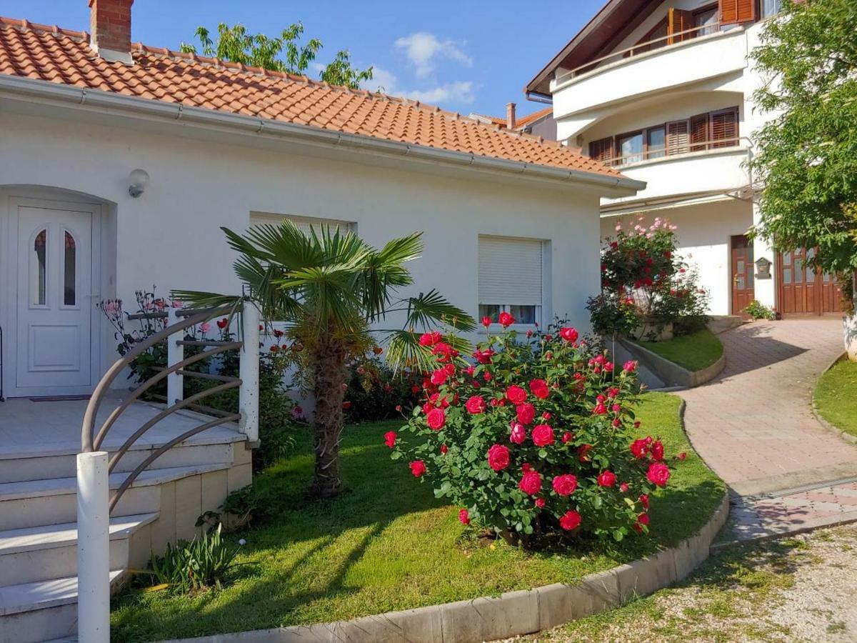 Apartments Tulipan - With Free Private Parking Garage Mostar Ngoại thất bức ảnh